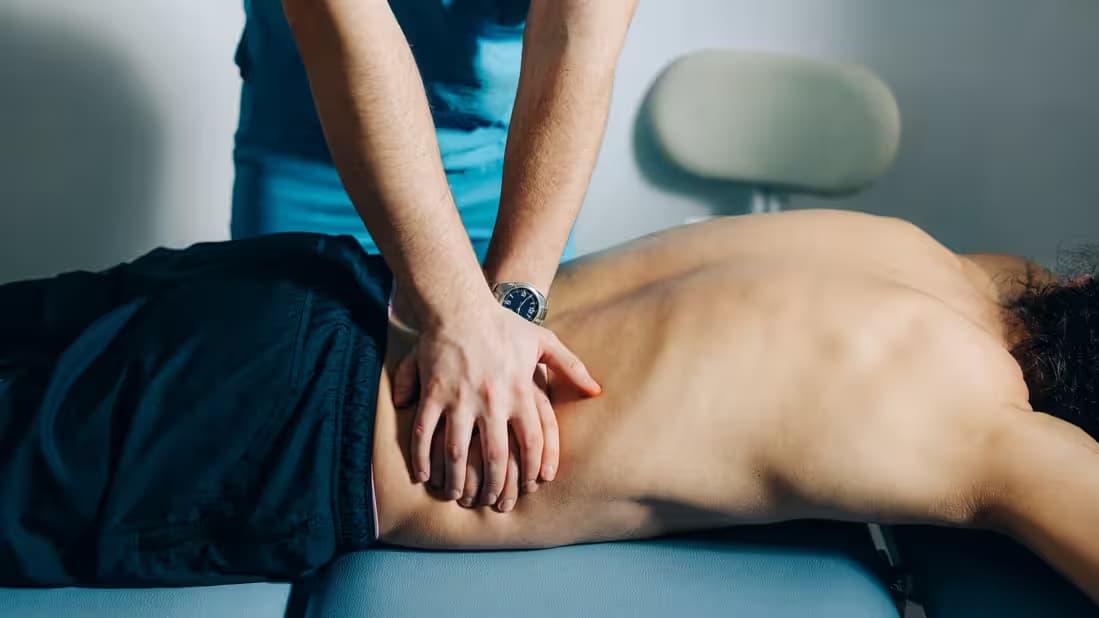 Therapeutic Massage: What It Is and 4 Benefits